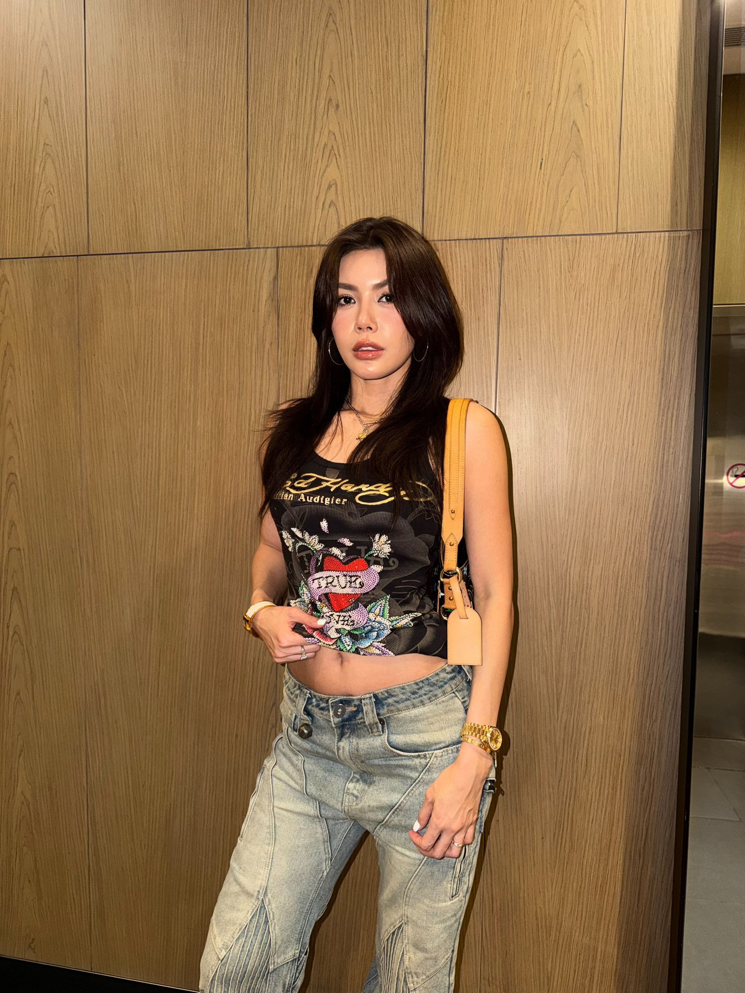 Lương Thuỳ Linh mong khán giả nhìn nhận sự việc nhẹ nhàng hơn, khẳng định Minh Tú là người rất dịu dàng và ấm áp