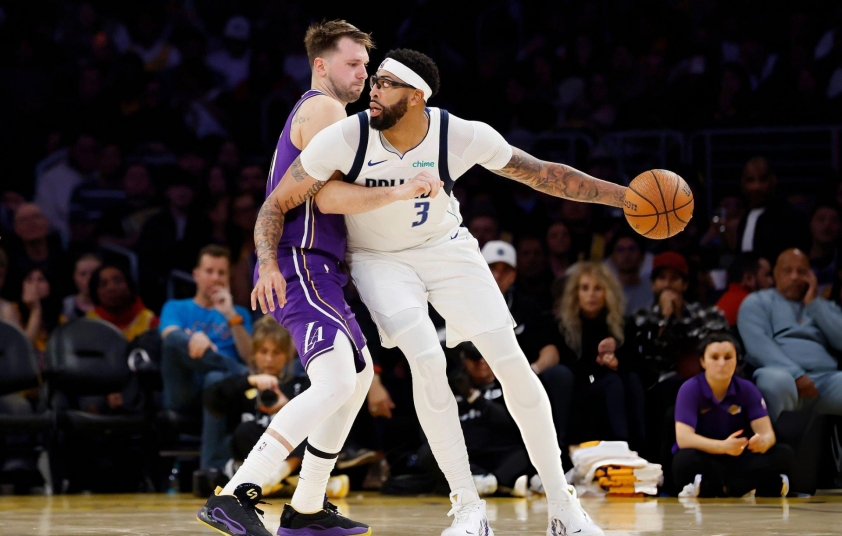 Anthony Davis trong màu áo Dallas Mavericks