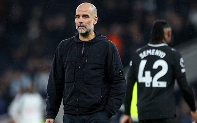 Pep Guardiola bức xúc sau trận hòa kịch tính