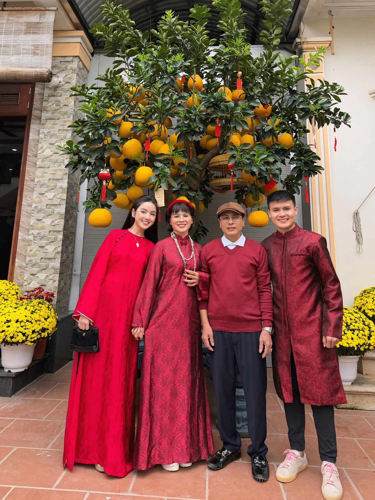 Gia đình Quang Hải có mối quan hệ tốt thường xuyên khoe khoảnh khắc đời thường lên mạng