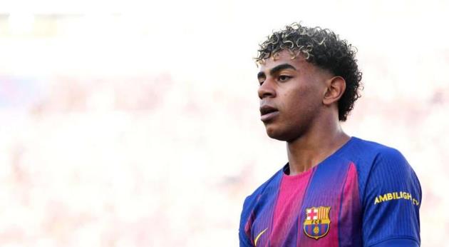 Yamal phản ứng khi bị thay ra. Lamine Yamal nổi cáu sau khi bị thay ra sân