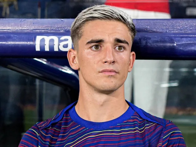 Gavi trên sân tập