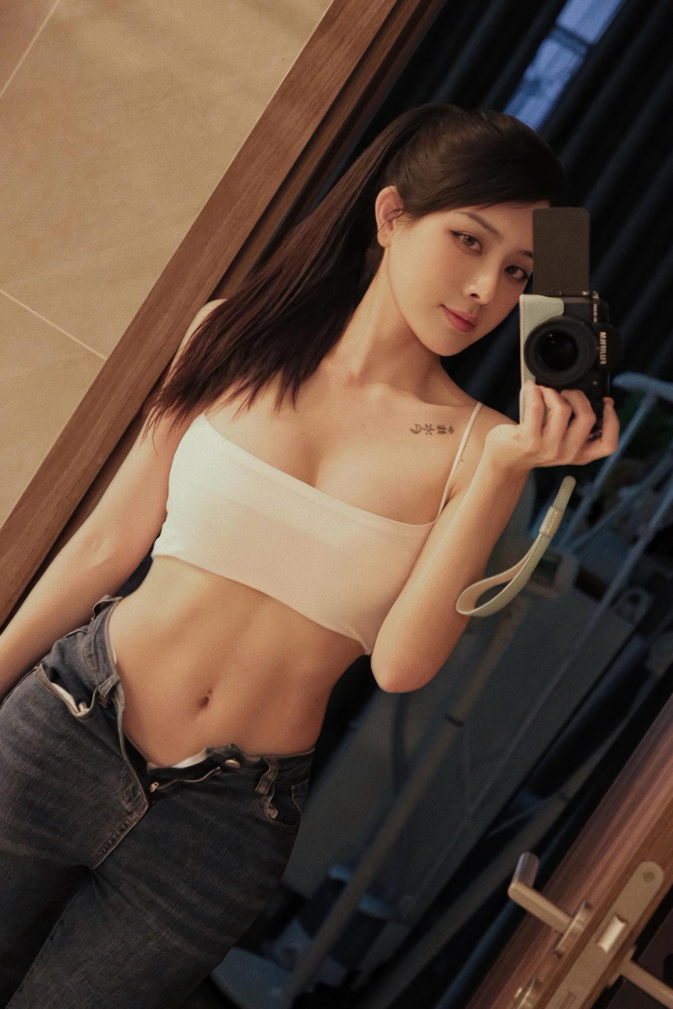 Bạn gái “trâm anh thế phiệt” của cầu thủ Văn Thanh tung ảnh bikini “cực cháy