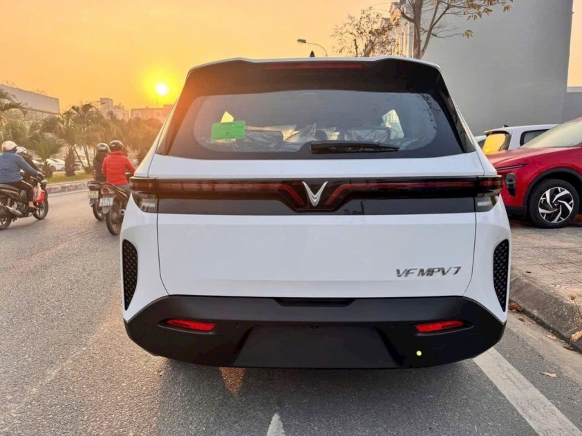 Thông số kỹ thuật VinFast VF MPV 7