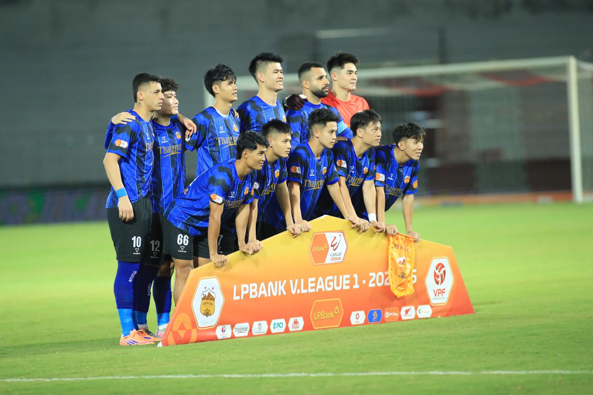 Thủ môn tuyển Việt Nam thất vọng vì phải nhận 3 bàn thua - Ảnh 1.