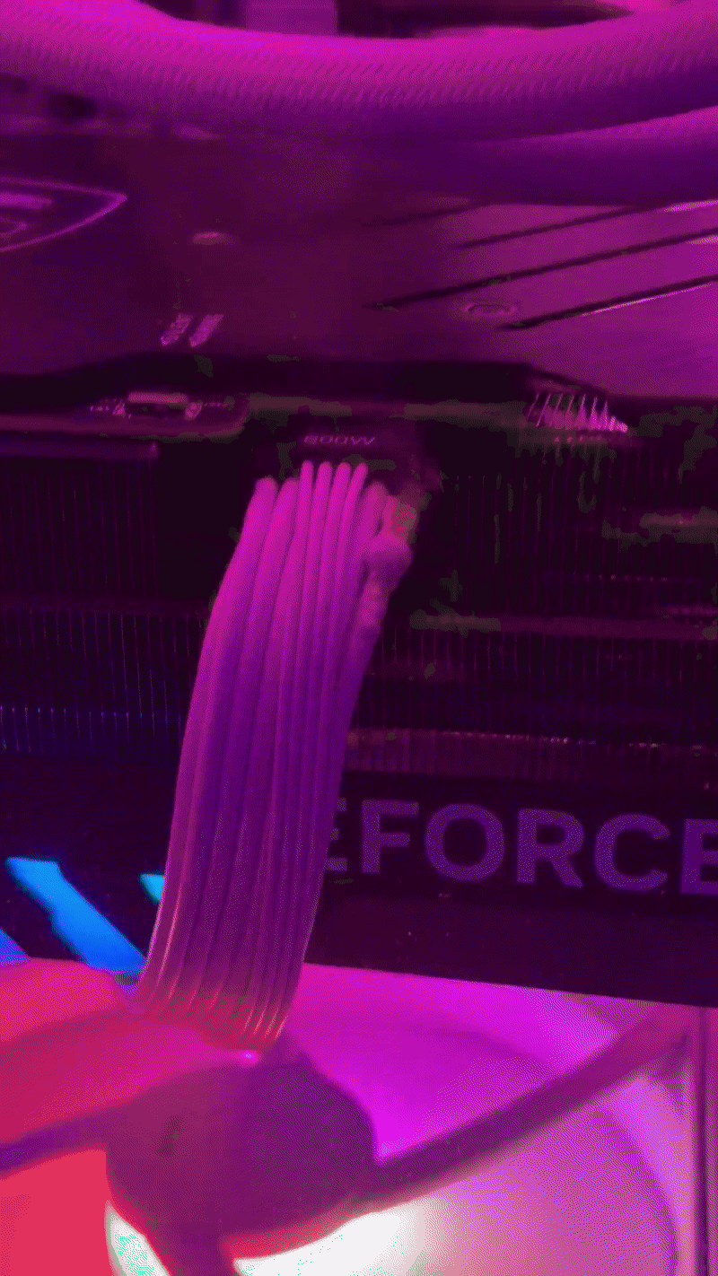 Nữ streamer gợi cảm hoảng loạn, gặp sự cố lớn, cháy hơn 60 triệu trên sóng