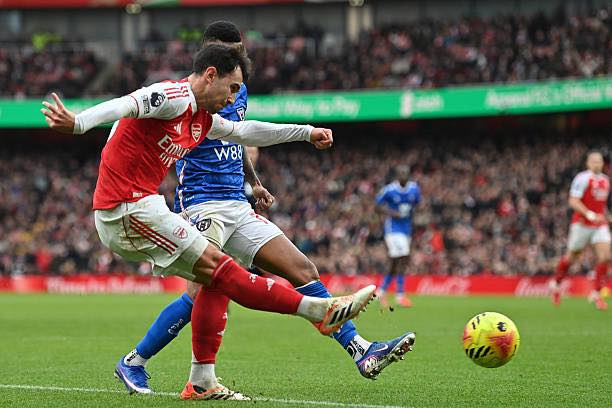 Zubimendi vừa kiến tạo vừa ghi bàn cho Arsenal