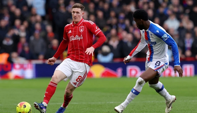 Elliot Anderson, mục tiêu hàng đầu ở khu trung tuyến Quỷ đỏ.