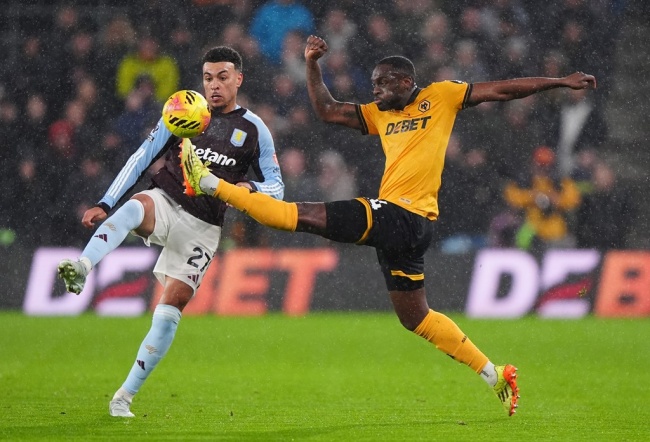 Aston Villa thi đấu thiếu hiệu quả.