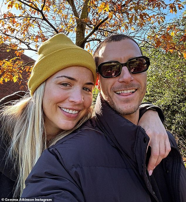 Gemma Atkinson hiện tại bên gia đình nhỏ Gemma Atkinson và gia đình