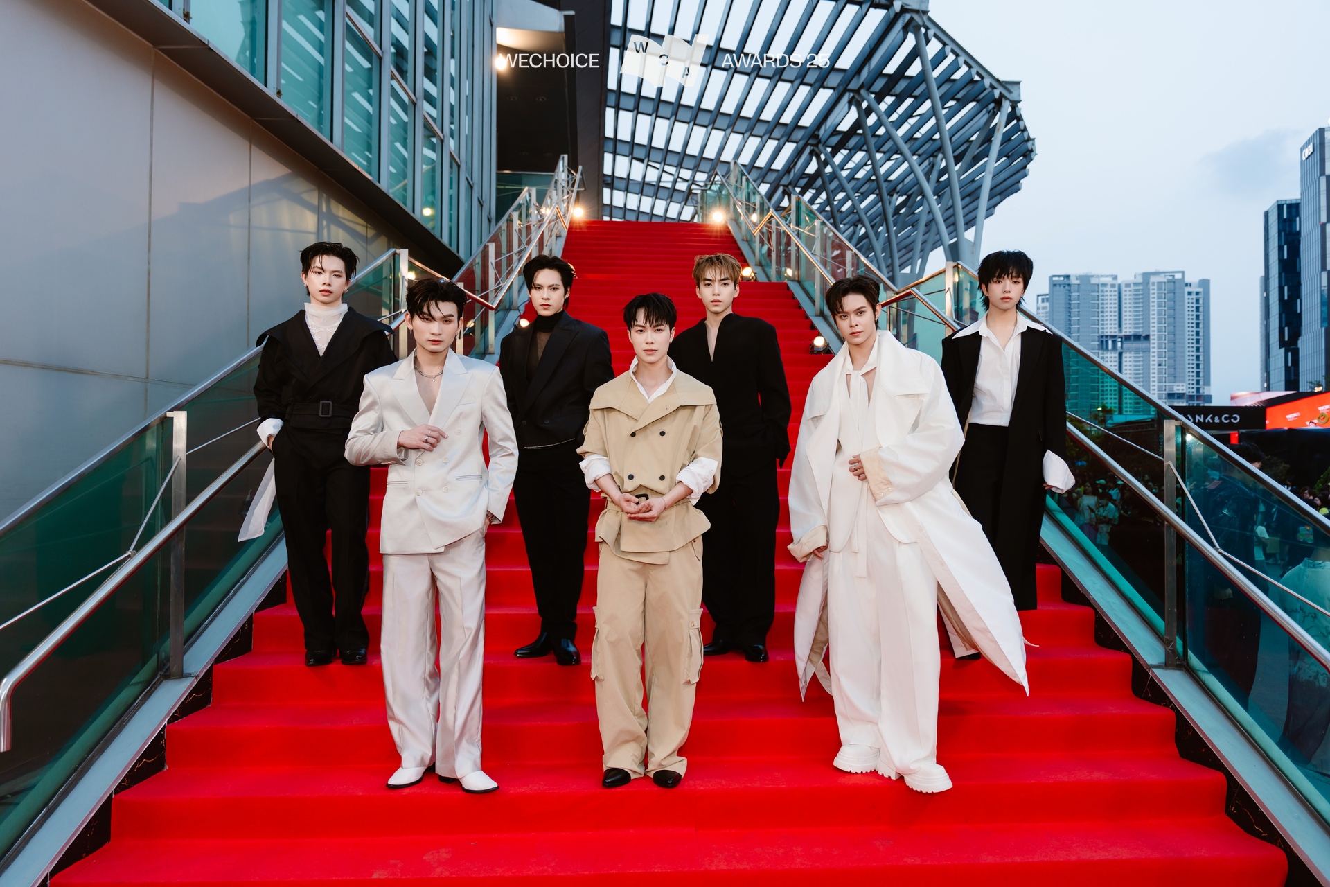 Vũ trụ trai đẹp UPRIZE hội tụ trong 1 khung hình