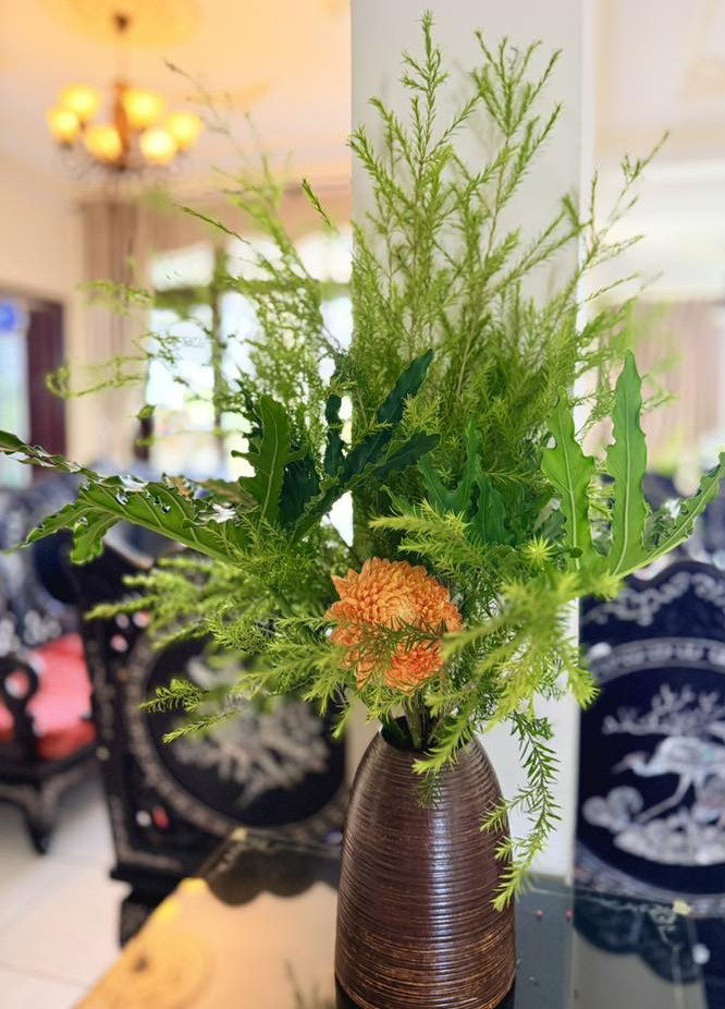 Ca sĩ Mỹ Lệ ở tuổi 54 sống viên mãn bên biệt thự 1 . 000 M2 tại TP HCM - Ảnh 9. Hoa tươi trang trí trong nhà ca sĩ Mỹ Lệ dịp Tết