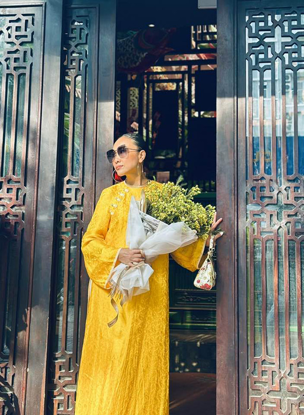 Nữ ca sĩ tuổi Ngọ lấy chồng Thụy Điển ở đời thực có cuộc sống viên mãn, tròn đầy - Ảnh 3. Nữ ca sĩ tuổi Ngọ lấy chồng Thụy Điển ở đời thực có cuộc sống viên mãn, tròn đầy - Ảnh 3.