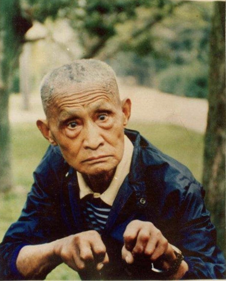 Vạn Lại Thanh chữa bệnh bằng y học cổ truyền