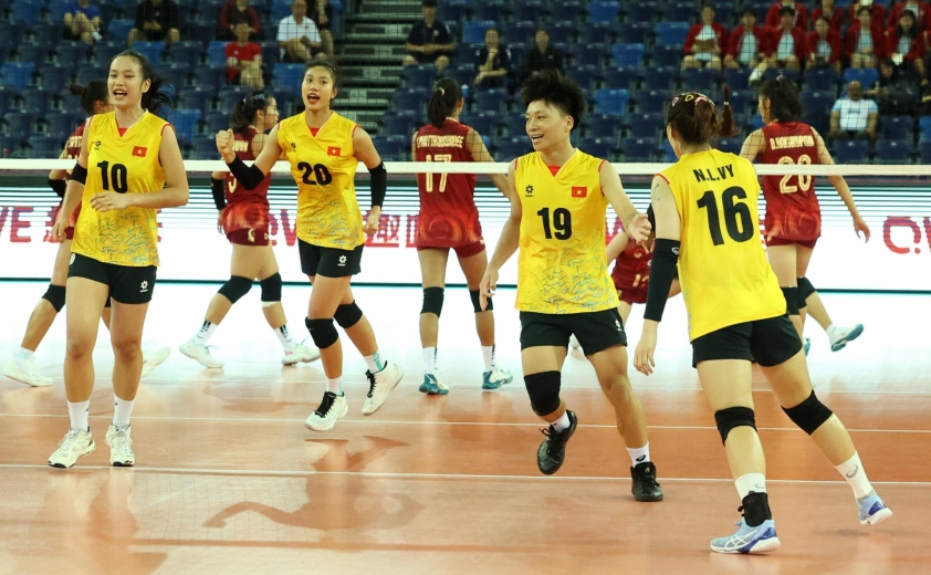 Đặng Thị Hồng đập cắm sàn không ai chịu nổi, ghi 54 điểm ở giải trẻ quốc gia 790260