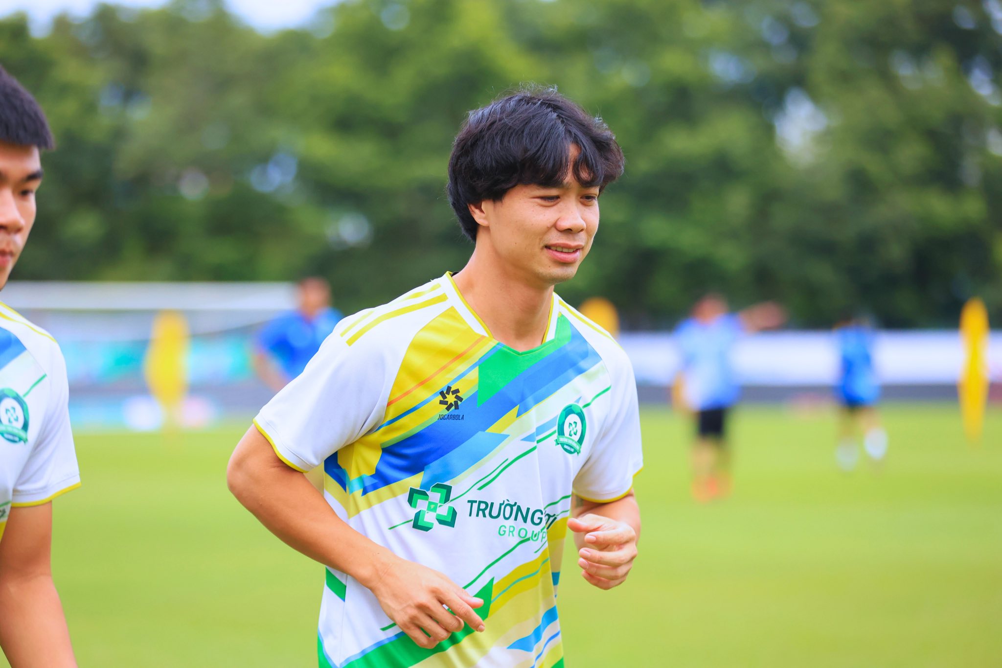 Công Phượng trong buổi tập mới nhất cùng đội bóng chủ quản