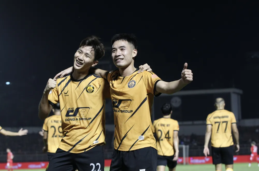 Thongkhamsavath ghi bàn cho Thanh Hóa