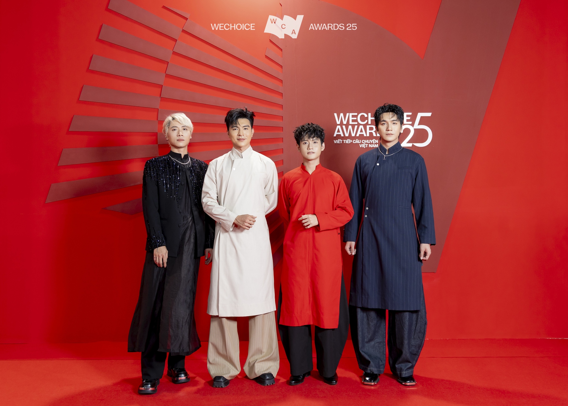 Dàn nam thần Mưa Đỏ đồng loạt diện áo dài tại WeChoice 2025