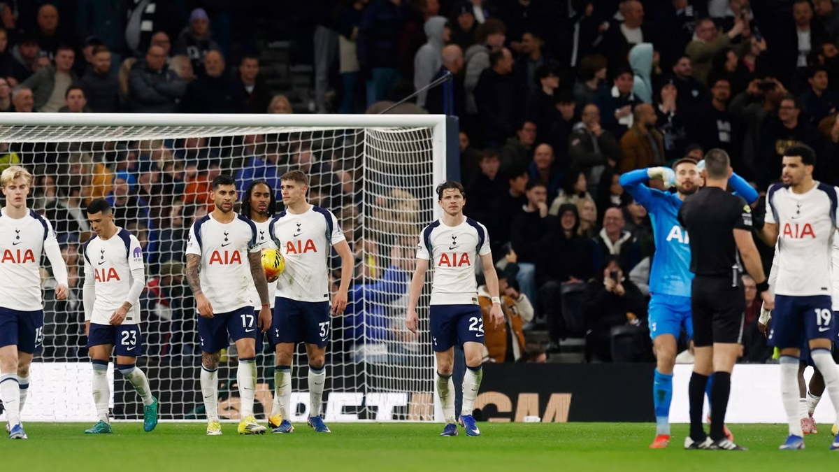 Tottenham còn nhiều nguy cơ trụ hạng