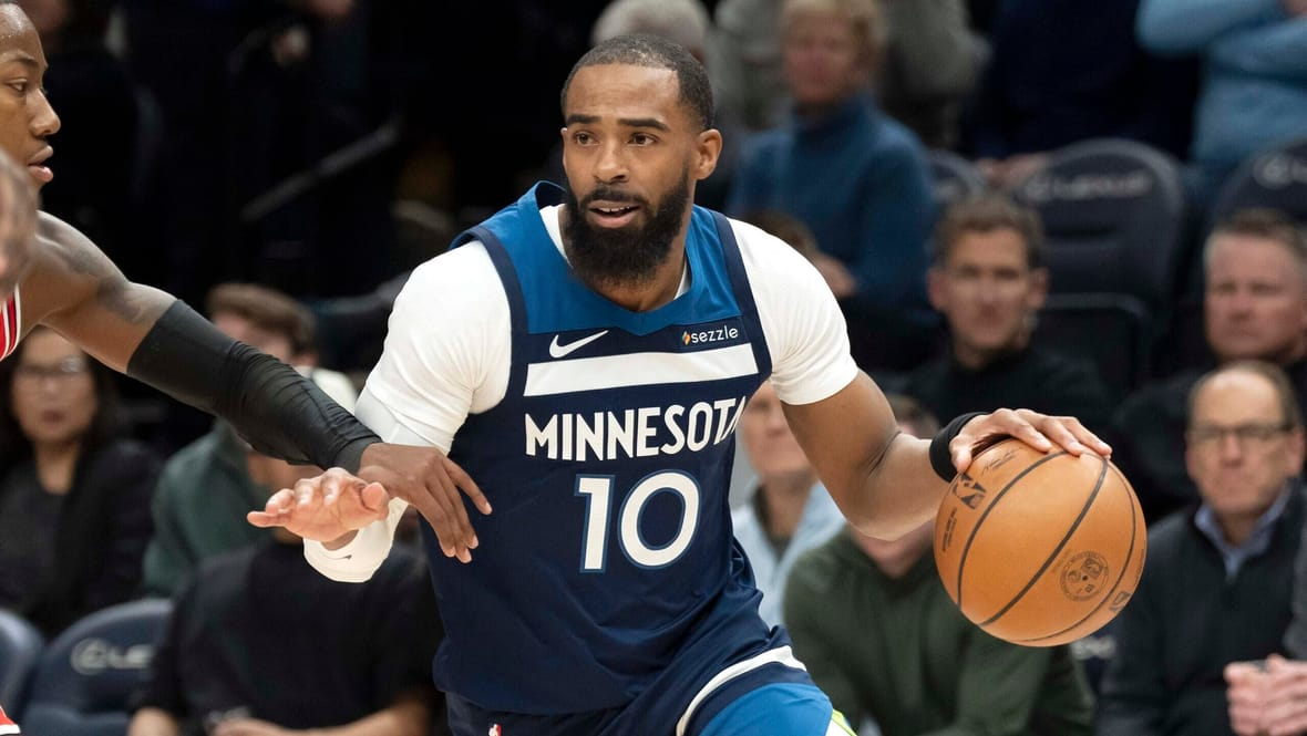 Mike Conley bị chuyển nhượng nhiều lần trước khi trở lại Wolves