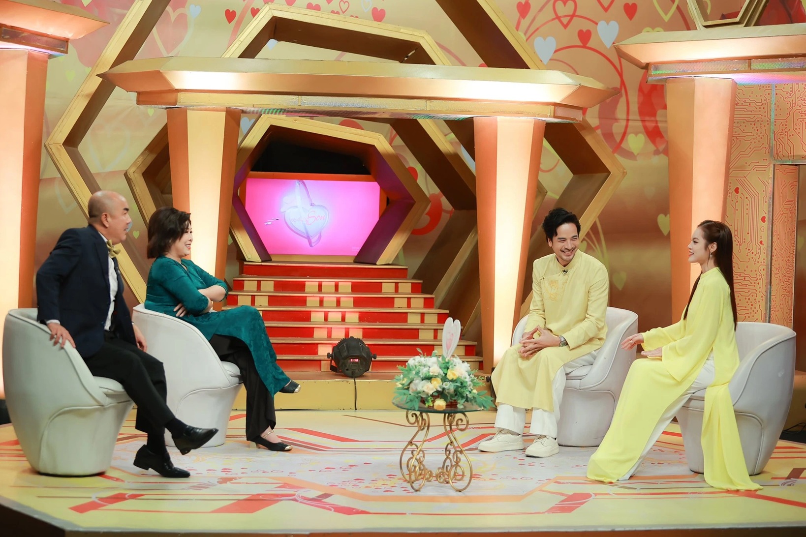 Đoàn Minh Tài được bố vợ trực tiếp phẫu thuật ngăn chặn ung thư