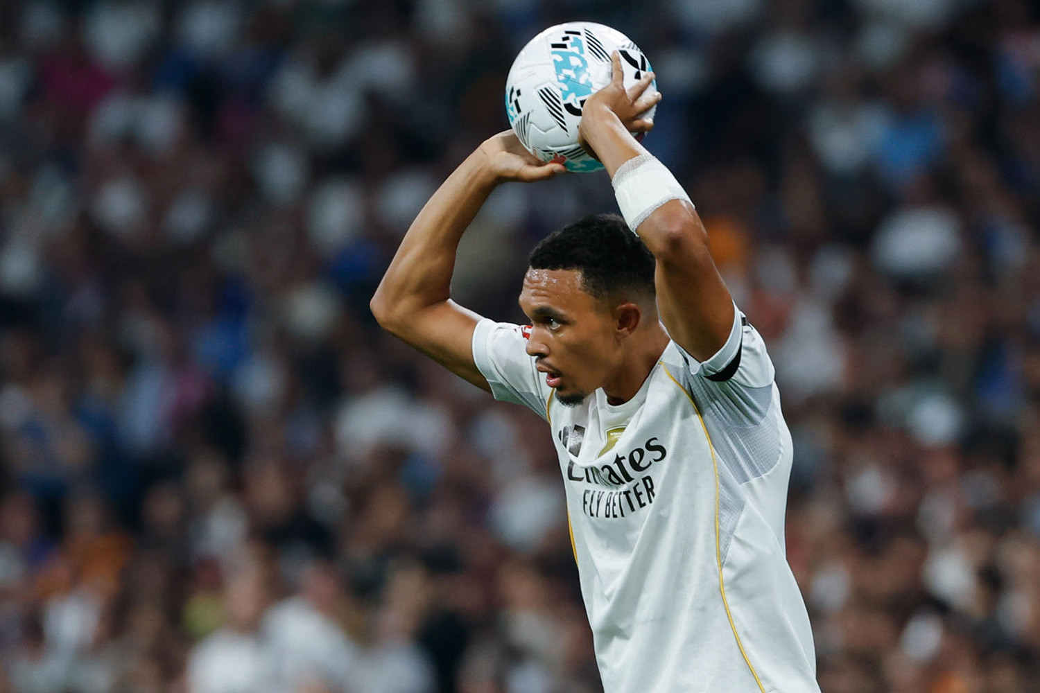 Trent Alexander Arnold Trent Alexander Arnold hậu vệ phải Real Madrid
