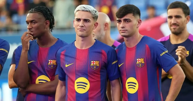 Barca thận trọng với Gavi