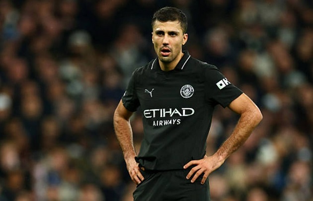 Rodri bị FA xử lý vì phát ngôn về trọng tài