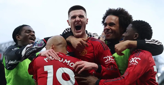 Benjamin Sesko ghi bàn quyết định phút cuối