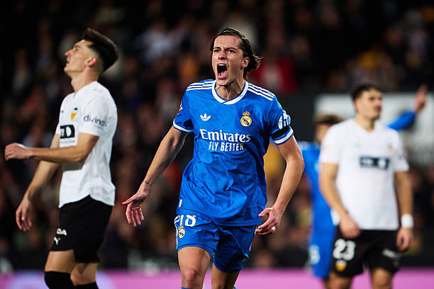 Màn trình diễn vượt trội của Alvaro Carreras