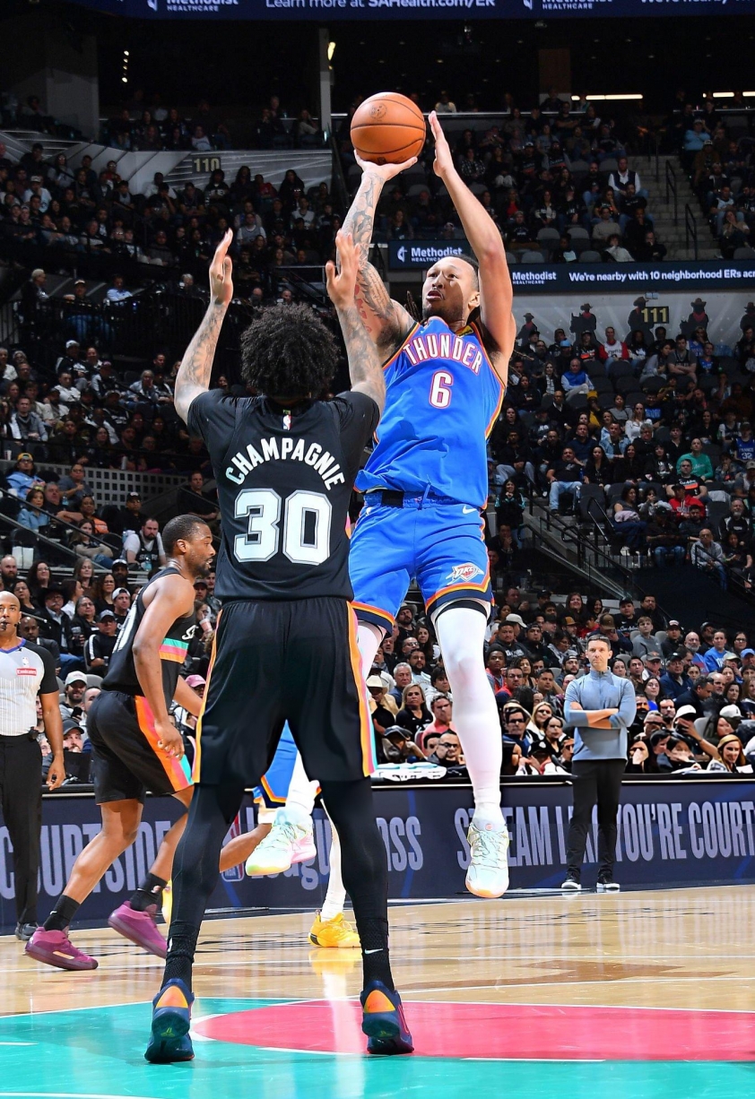 Cầu thủ gốc Việt rực sáng, ghi nhiều điểm hơn siêu sao đình đám nhất NBA