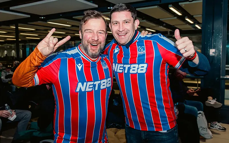 Nét Cuồng Nhiệt Của Người Hâm Mộ Crystal Palace Tại Mostar