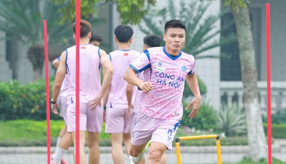 Nguyễn Quang Hải phong độ cao tại CAHN