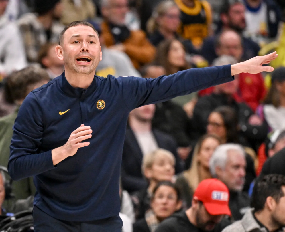 HLV Adelman tỏ thái độ cứng rắn với Lu Dort