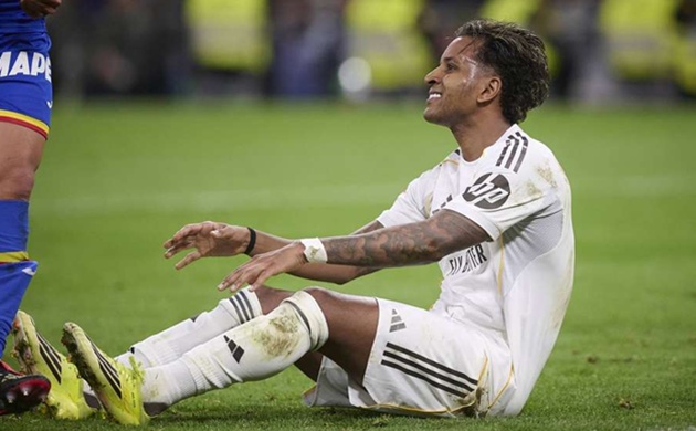 Rodrygo tiếp tục gặp hạn với chấn thương dây chằng.