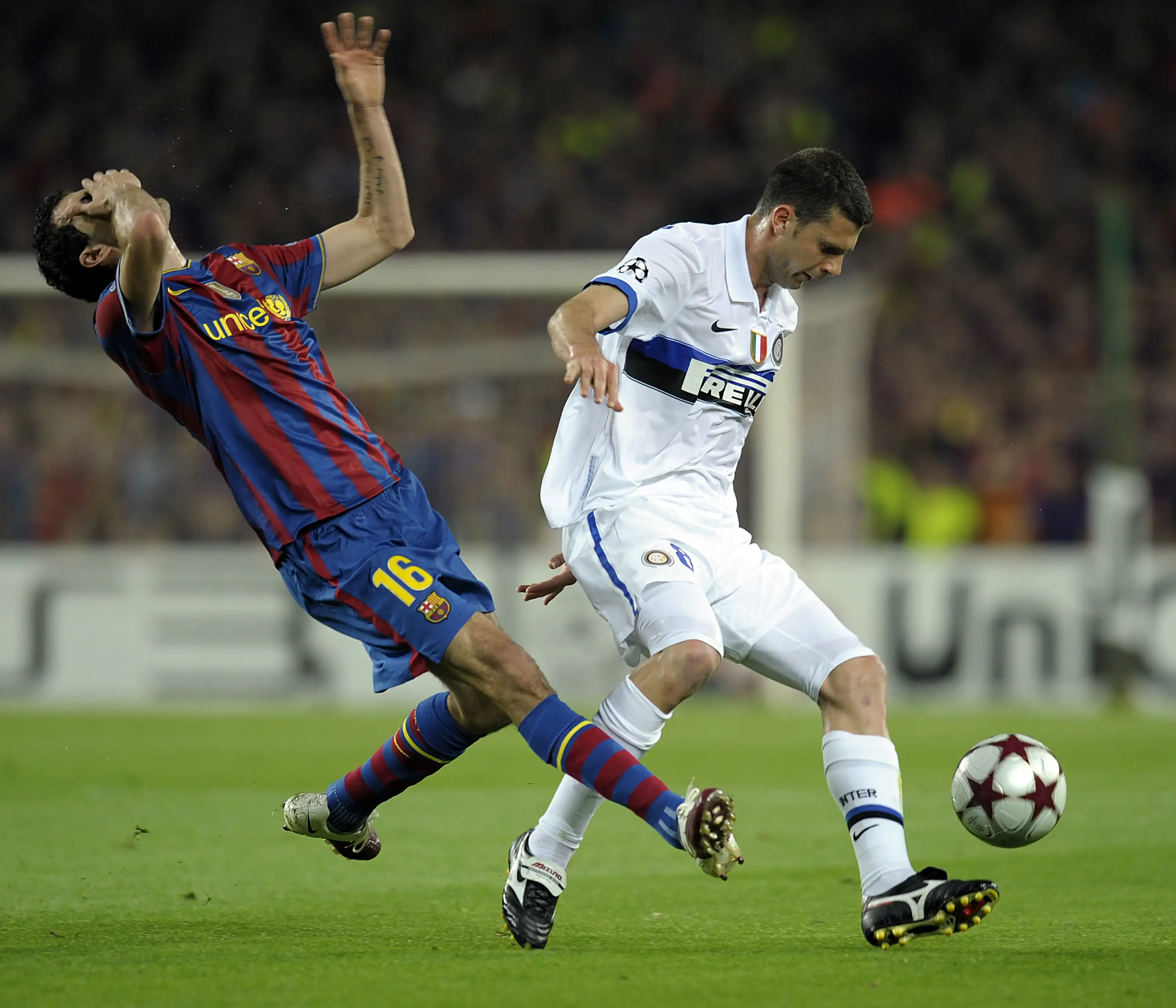 Mất người sớm, Inter bước vào chế độ sinh tồn. Mất người sớm, Inter bước vào chế độ sinh tồn.