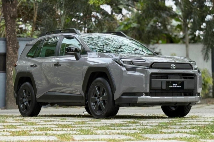 Ngoại thất Toyota RAV4 LTD