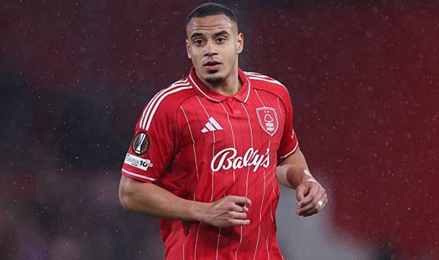 Arsenal theo dõi tình hình của Murillo.