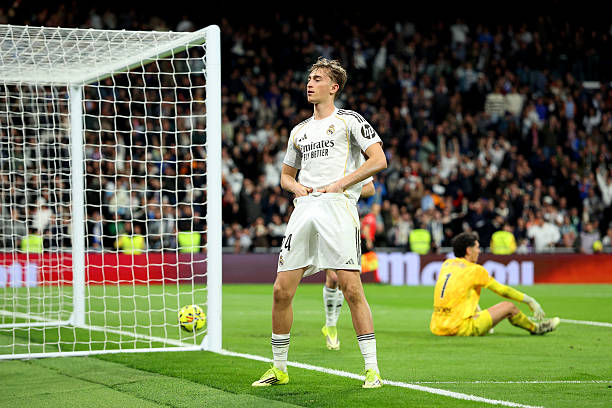 Dean Huijsen tỏa sáng với bàn thắng