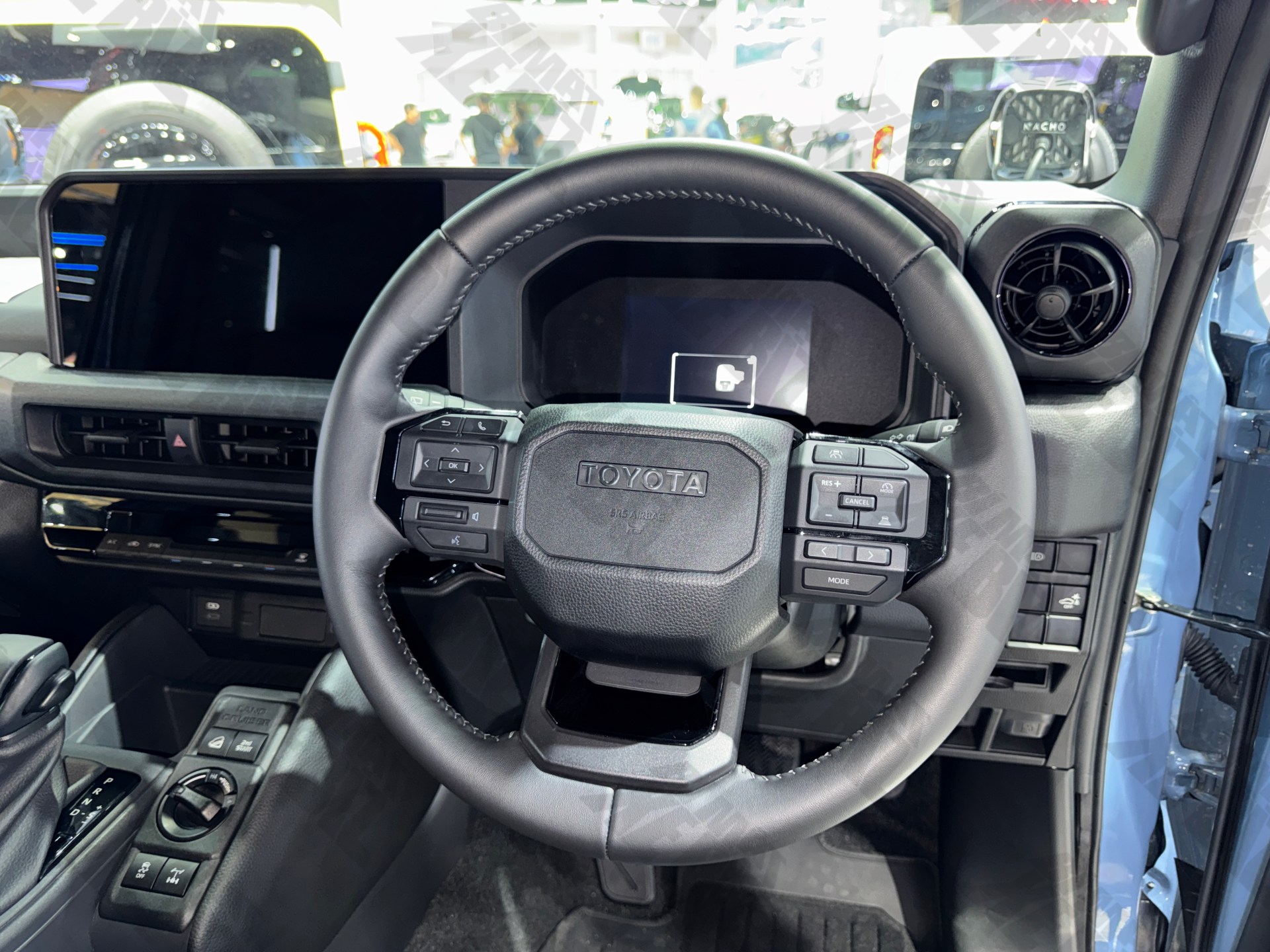 Thân xe vuông vức khỏe khoắn 