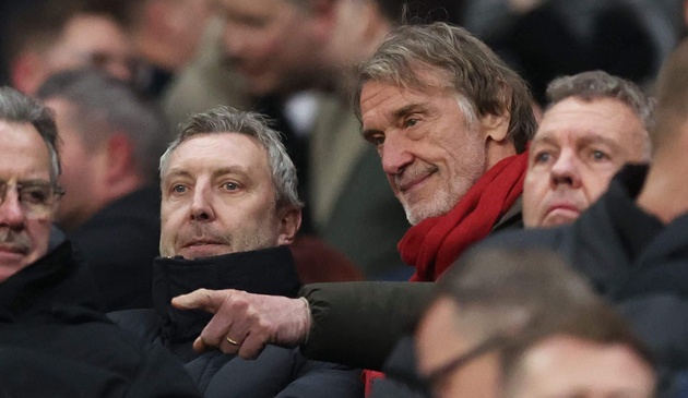 Sir Jim Ratcliffe đang hài lòng về Carrick. Sir Jim Ratcliffe đang hài lòng về Carrick.