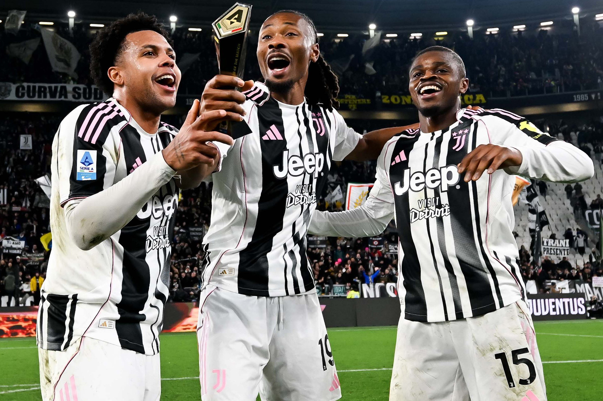 Kalulu thi đấu cho Juventus