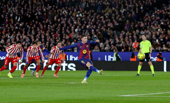 Lewandowski không còn đá phạt đền