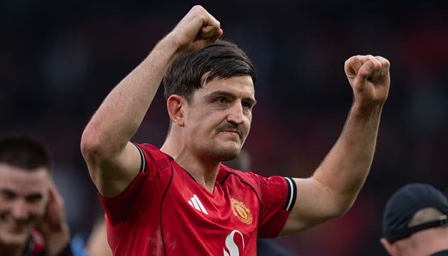 Maguire sẽ tiếp tục chơi bóng tại Old Trafford.