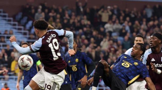 Sancho chơi nổi bật trong trận đấu với Lille