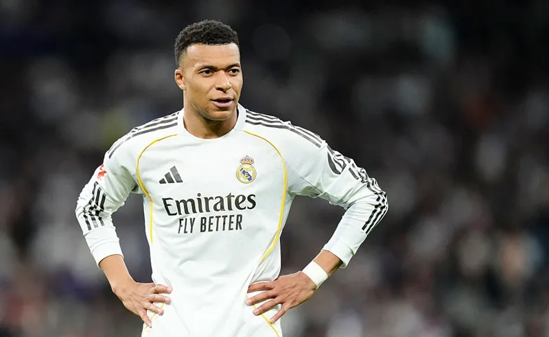 Kylian Mbappe phủ nhận các báo cáo cho rằng chấn thương đầu gối của anh đã bị chẩn đoán sai Kylian Mbappe bác bỏ tin đồn chụp MRI sai đầu gối