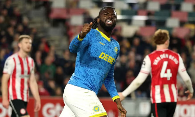 Arokodare ghi bàn giúp Wolves lấy điểm trước Brentford. Arokodare ghi bàn giúp Wolves lấy điểm trước Brentford.
