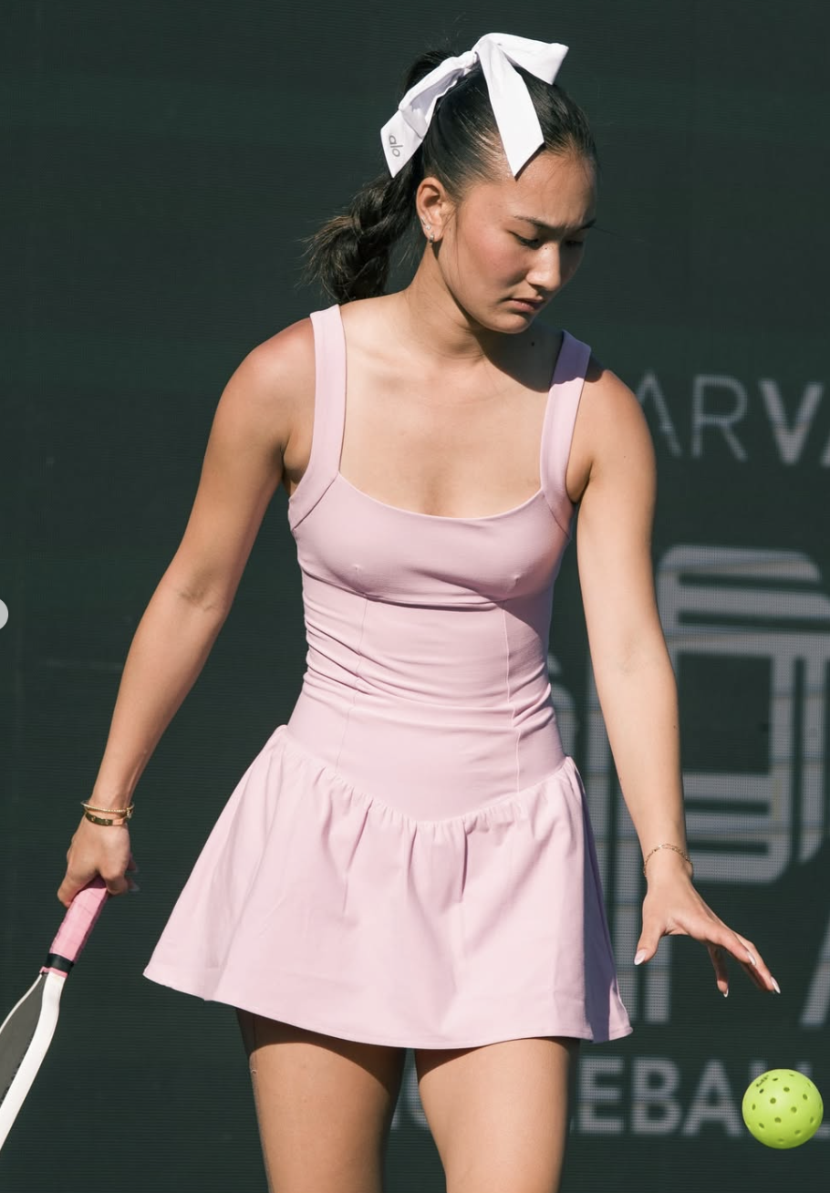 Alix Trương có thời gian làm 'mọt sách' học nghề bác sĩ