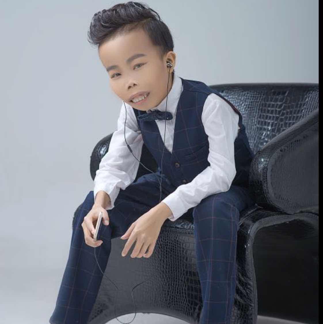 Chân dung Trần Sơn