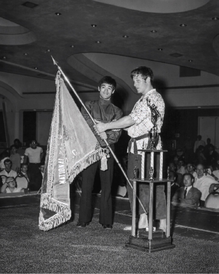 Joe Lewis sau khi học võ với Lý Tiểu Long